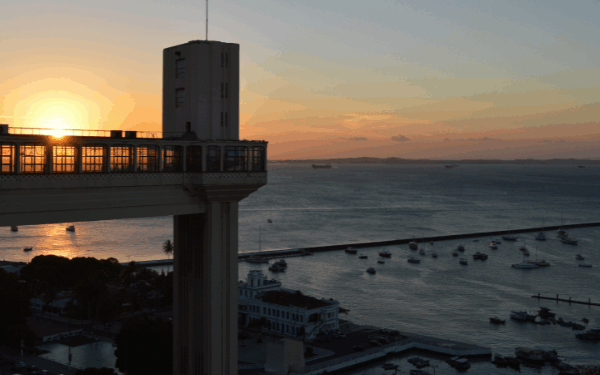 Salvador: A Capital da Alegria (Pelourinho, Dendê e Axé)